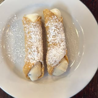 2 Cannoli